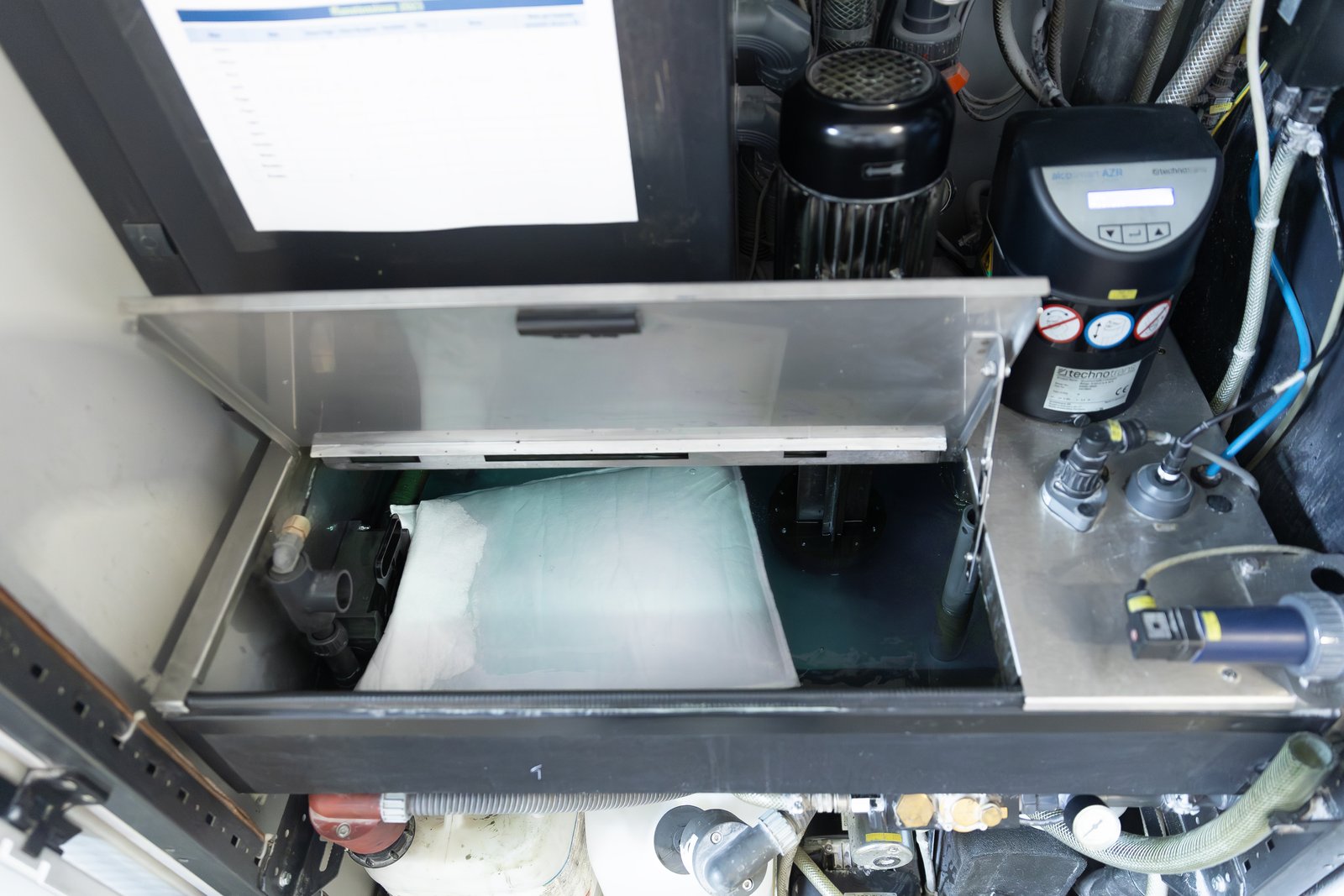 10040 filter bag installed in a Technotrans fountain unit